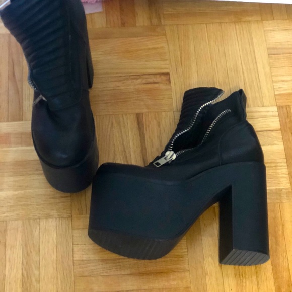 Mint condition, never worn UNIF platform boots - Picture 5 of 6